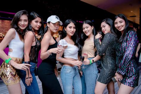 bangkok girls|Bangkok bars and picking up girls . : r/ThailandTourism